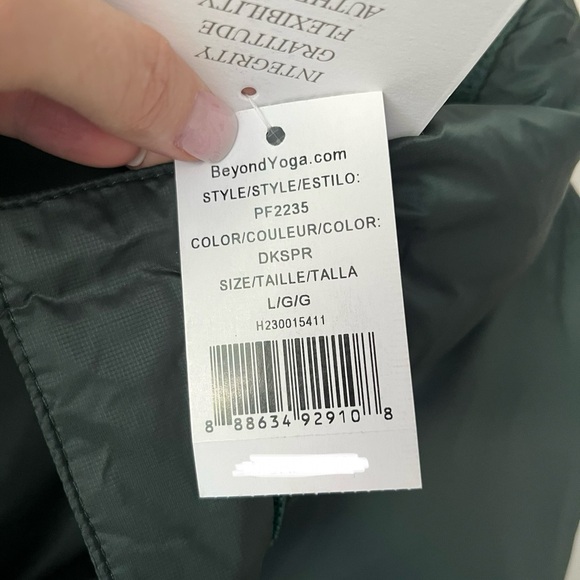 NWT Beyond Yoga big cozy puffer vest emerald green large - Picture 8 of 9